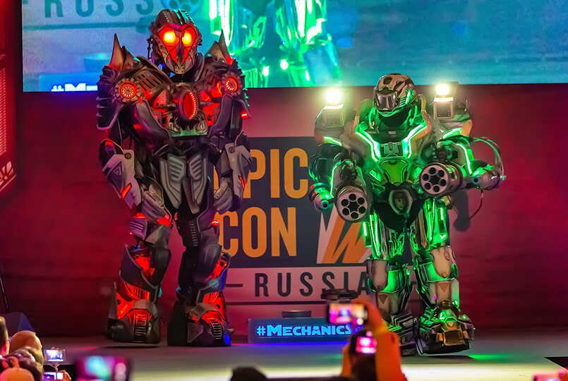 Робот Айрон и эксклюзивный робот Механик на конкурсе Epic Con