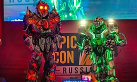 Робот Айрон и эксклюзивный робот Механик на конкурсе Epic Con
